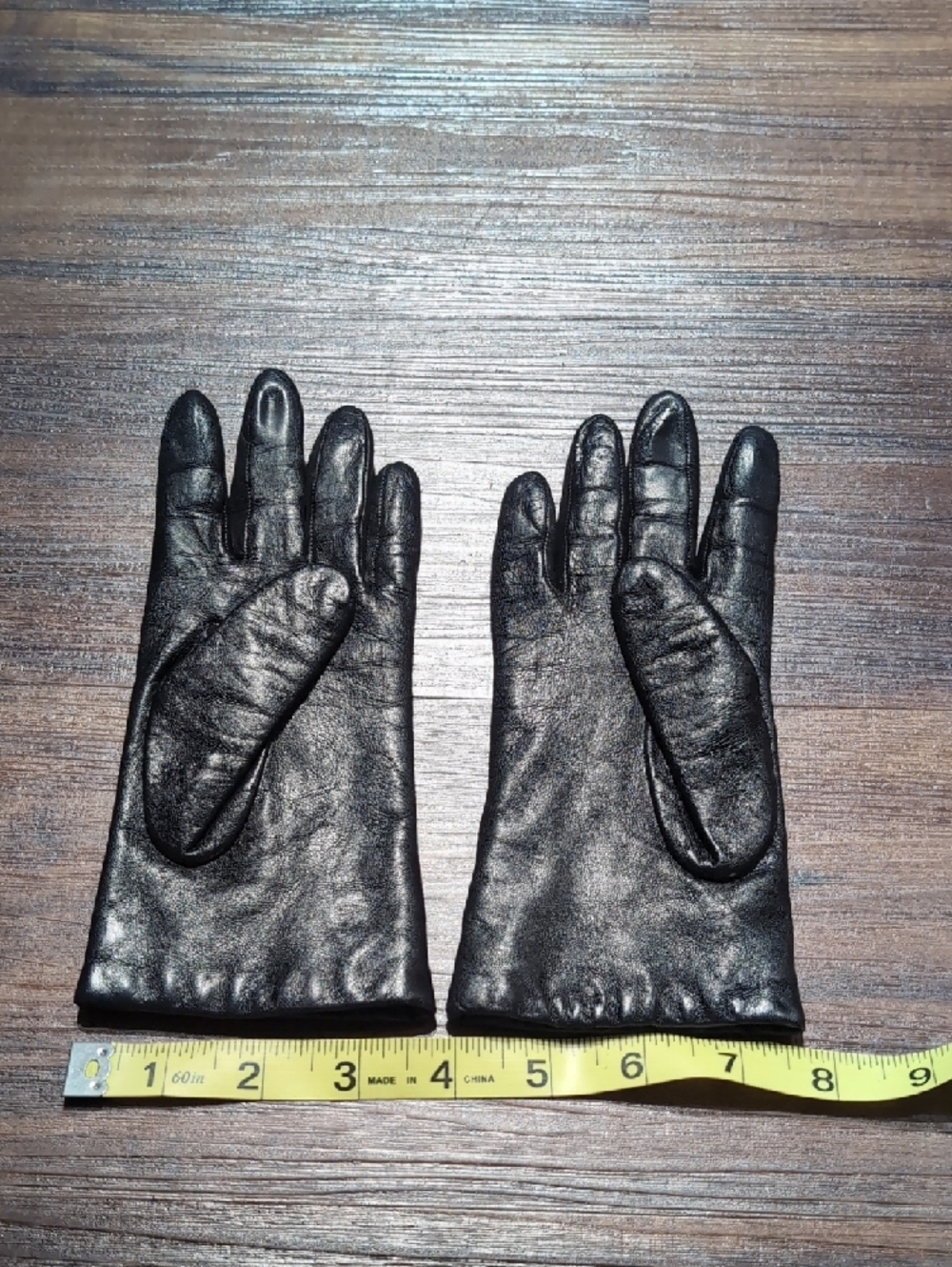 Coach Classic Black Leather Gloves - Timeless Style 6.5 - Picture 3 of 6